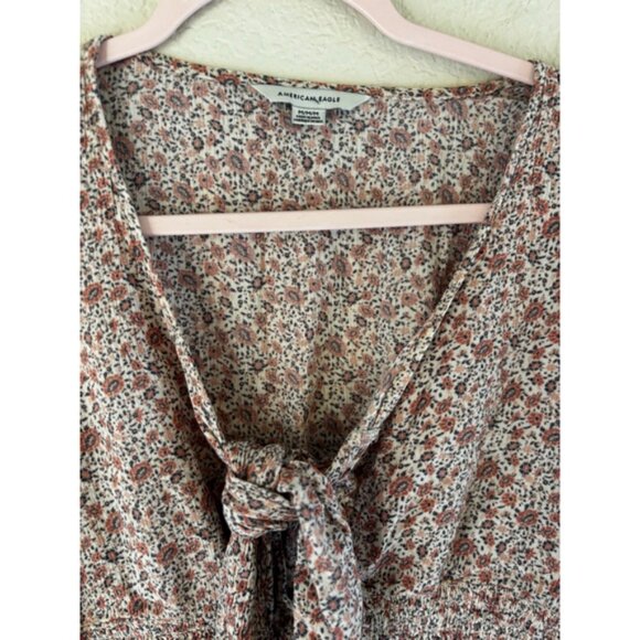Women's American Eagle Floral Tie Front Smocked Crop Top M - Picture 2 of 5